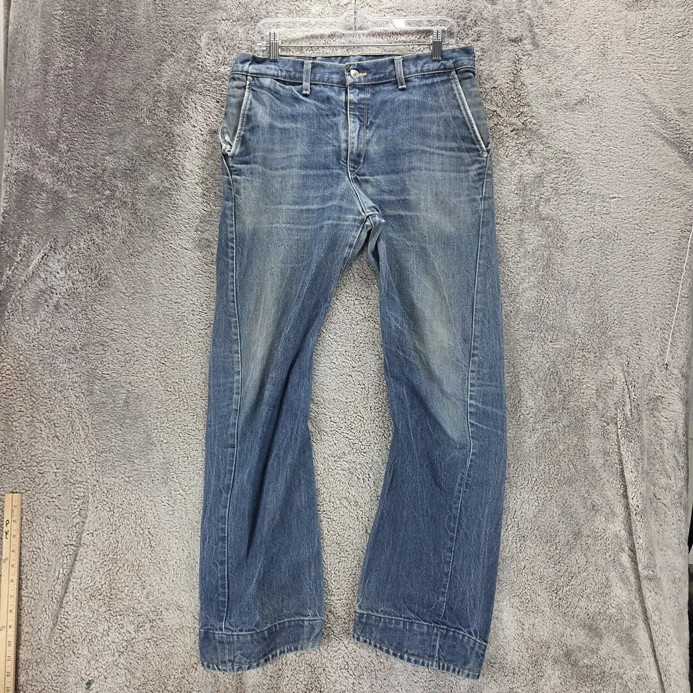 Vintage Levis Engineered Jeans Mens Blue Twisted Medium Wash Zip Fly Fits 34x30